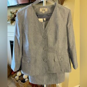 Le Suit Women's Light Light Blue Skirt Suit, Size 16